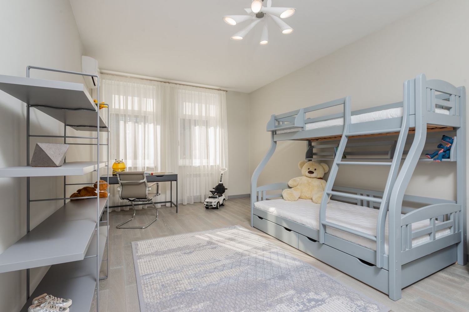 Second bedroom